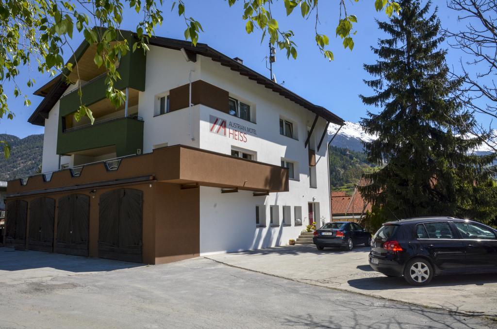 Austrian Motel Heiss Пруц Екстер'єр фото